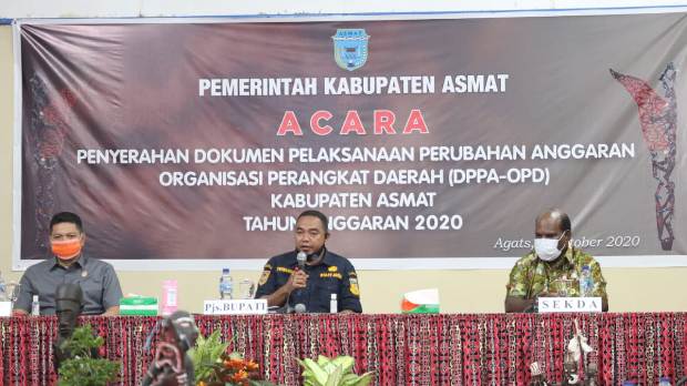 Pjs Bupati Asmat Serahkan...