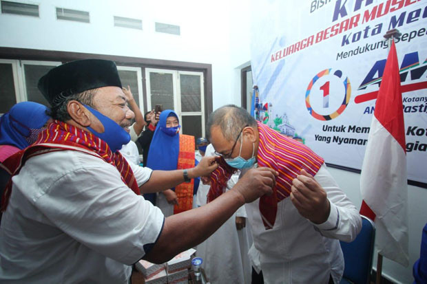 Keluarga Besar Muslim...