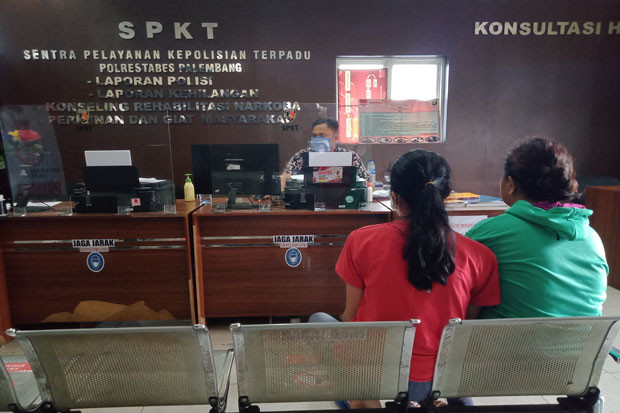 Seorang Buruh di Palembang...
