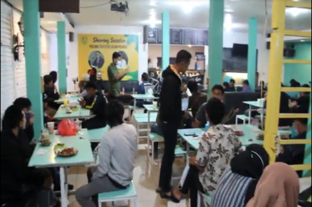 Pemuda di Kendari Kritisi...