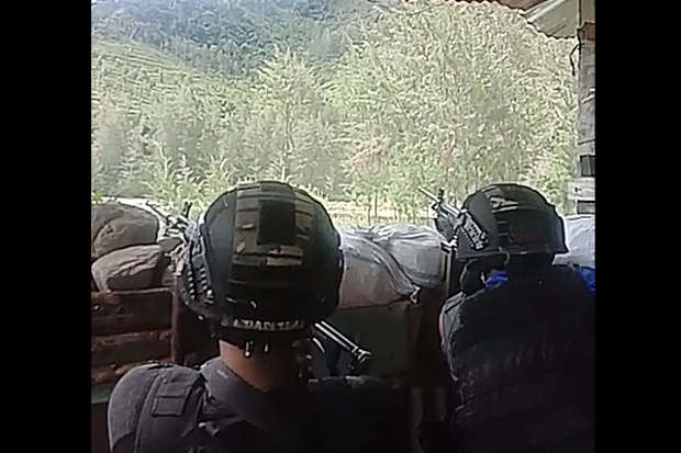 OPM Gunakan Tameng Hidup...