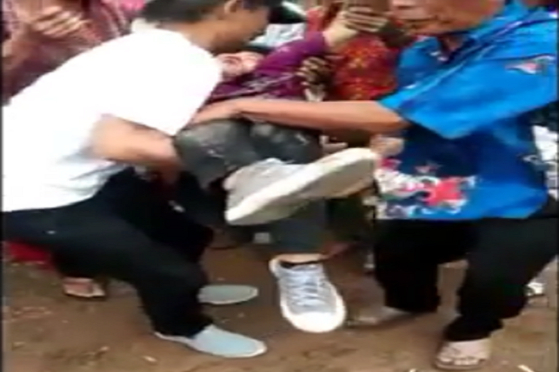 Hadiri Pernikahan, Pria...