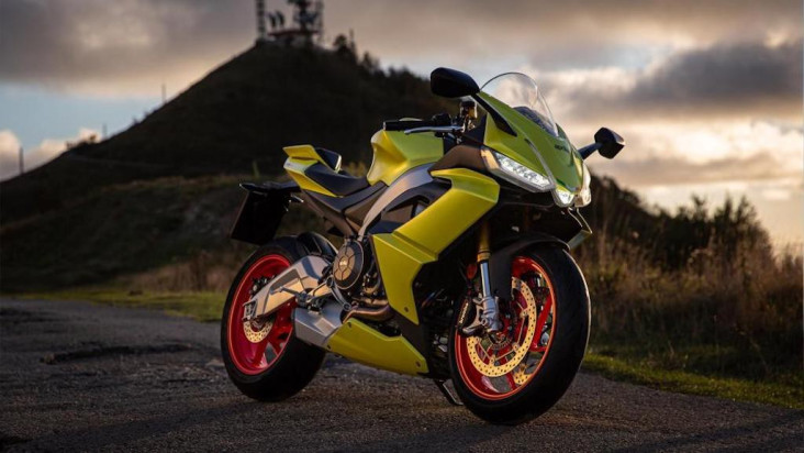 Lawan R6 dan CBR 600,...