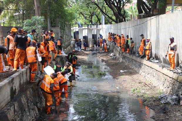Cegah Banjir Cikoding,...