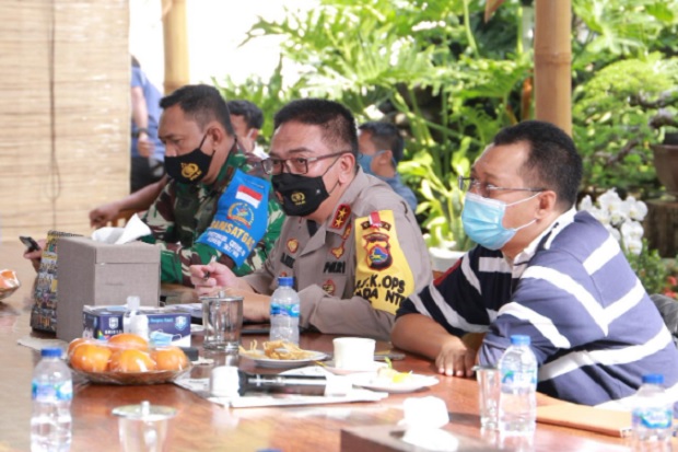 Duduk Bareng dengan...
