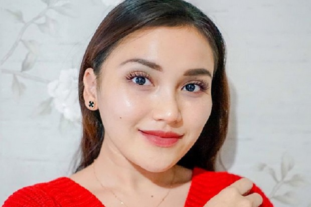 Ayu Ting Ting: Bungaku...