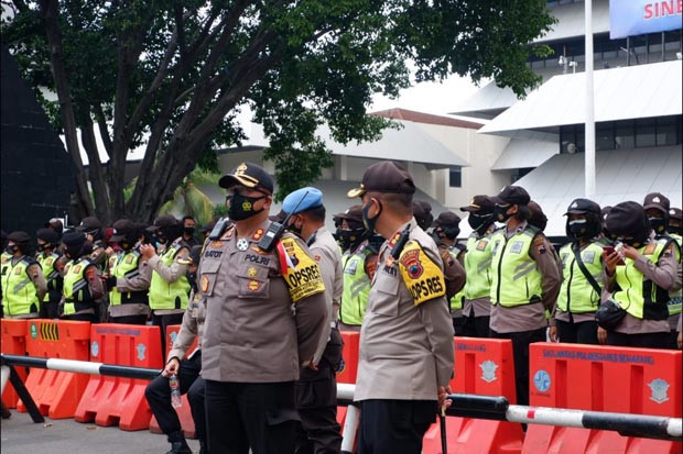 Ratusan Pekerja di Semarang...