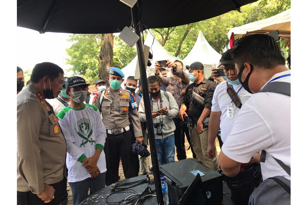 Bawa Ketapel untuk Demo,...