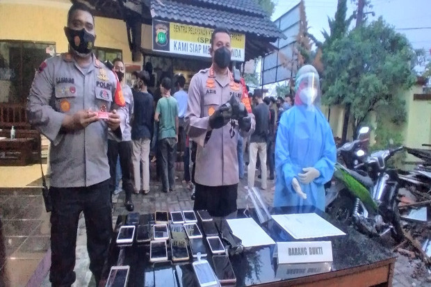 37 Remaja Terjaring...