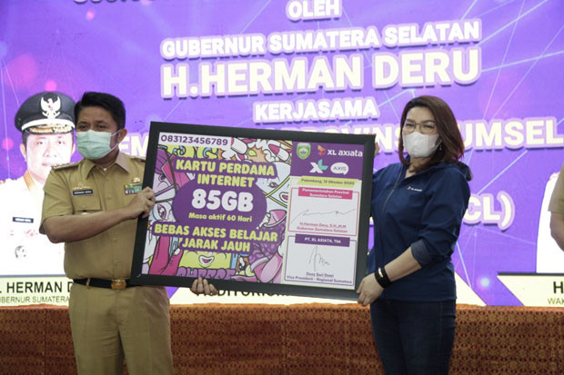 XL Axiata Tebar Ribuan...