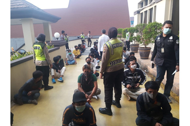 Hendak Ikut Aksi 1310,...