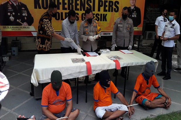 Polisi Gerebek Penombok...