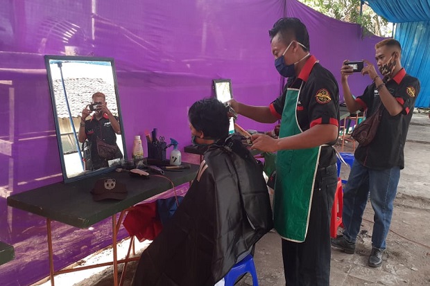 Rabu Pungkasan, Komunitas...