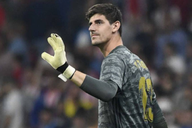 Courtois Tentang Karier,...
