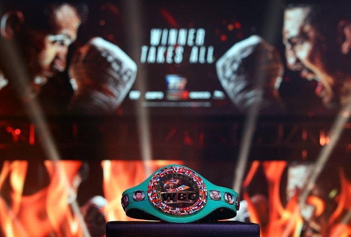 Lomachenko Lebih Diunggulkan...