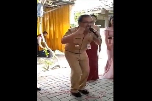 Bupati Blora Bernyanyi...