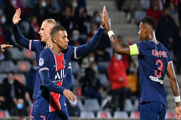 Mbappe Borong Dua Gol,...