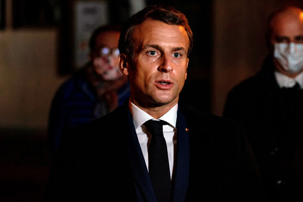 Macron Sebut Pemenggalan...