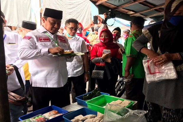 Blusukan ke Pasar Beringin,...