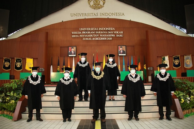UI Gelar Wisuda Virtual...