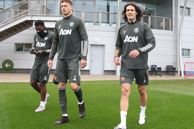Man United Siapkan Cavani...