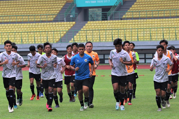Dilepas Ketum PSSI,...