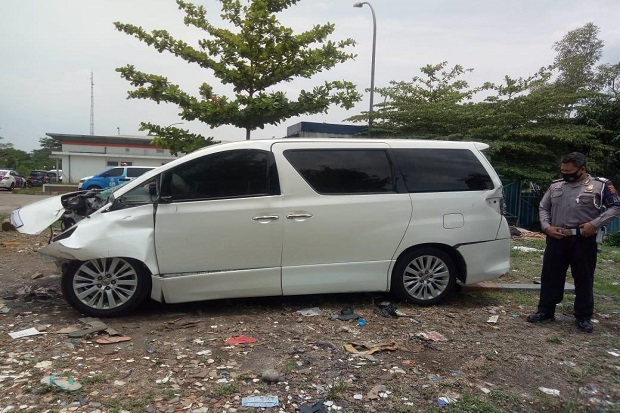 Identitas Truk yang...