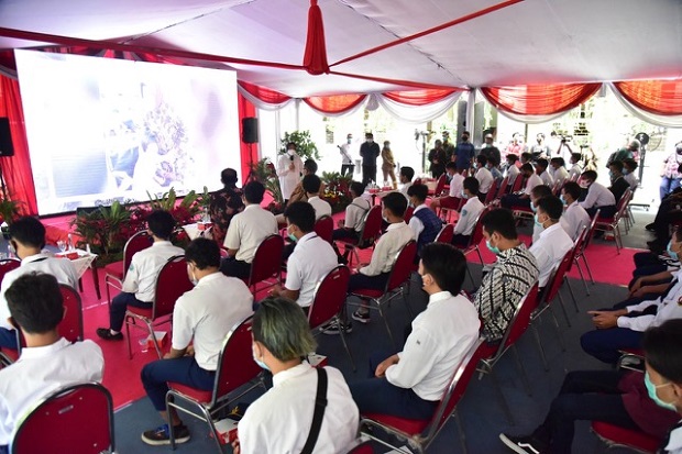Risma Kecam Oknum yang...