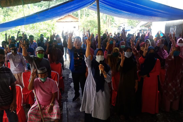 Masyarakat Desa Sumpira...