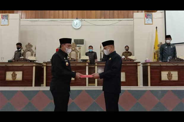 DPRD Wajo Serahkan Usulan...