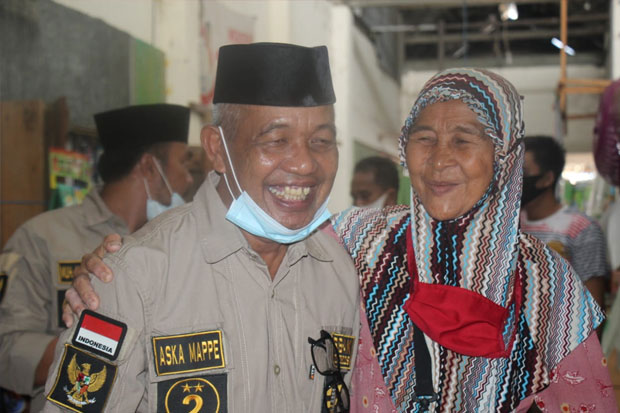 Merasa Diperhatikan,...