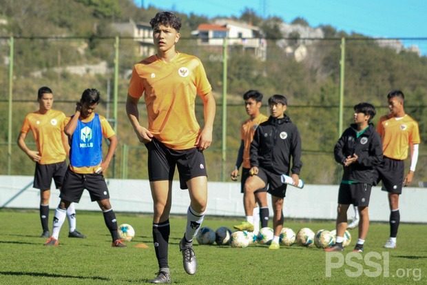 Shin Tae-yong Ajak Pemain...