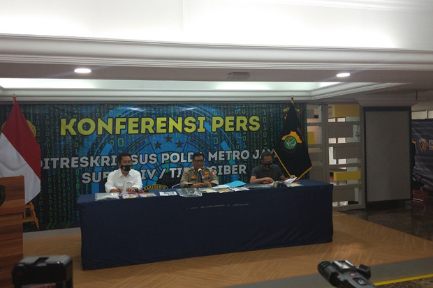 Polisi Telusuri WhatsApp...