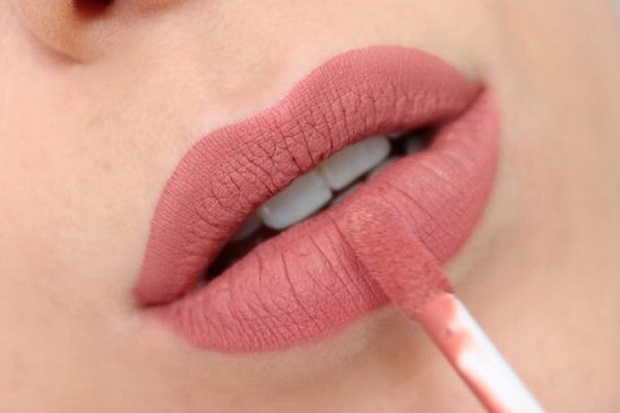Begini Tren Warna Lipstik...