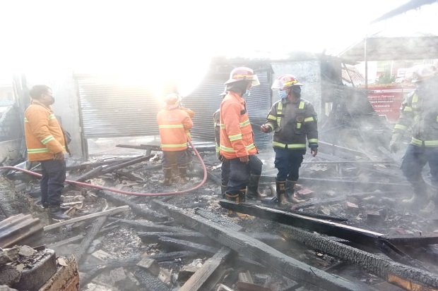 Kios Beras Ludes Terbakar,...
