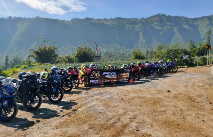 Touring Perdana Komunitas...