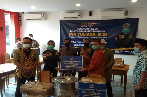 Geluti Wirausaha, 50...