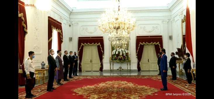 Presiden Jokowi Terima...
