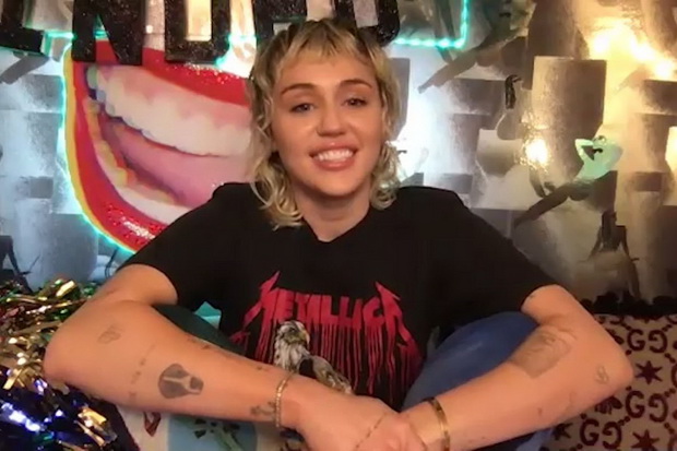 Tidak di Rumah, Miley...