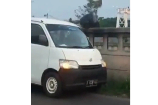 Viral, Penumpang Mobil...