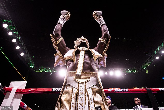 Deontay Wilder Lenyap...