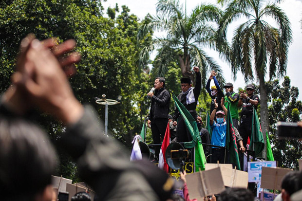 Didemo Ribuan Buruh,...