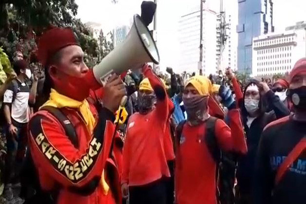 Elemen Buruh Minta Polisi...