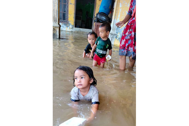4 Hari Banjir Rob Rendam...