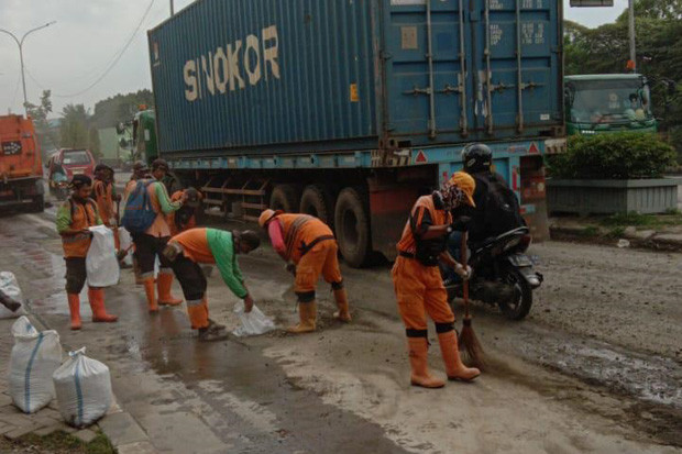 Cegah Kecelakaan, Petugas...