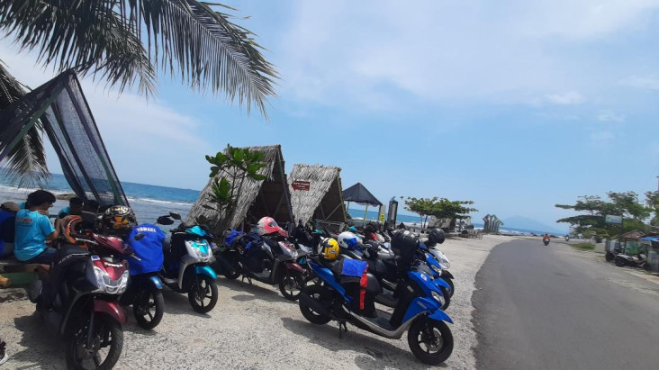 Pesona Pantai Canti...
