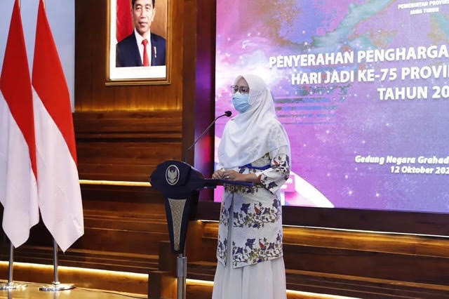 Alumnus Unair Juarai...