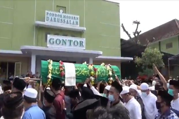 Ribuan Pelayat Iringi...