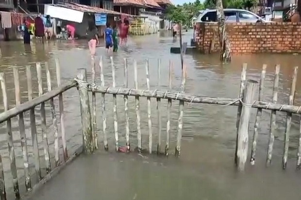 Dampak Cuaca Ekstrem,...