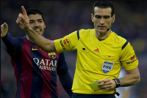 Ini Dia Wasit yang Memimpin...